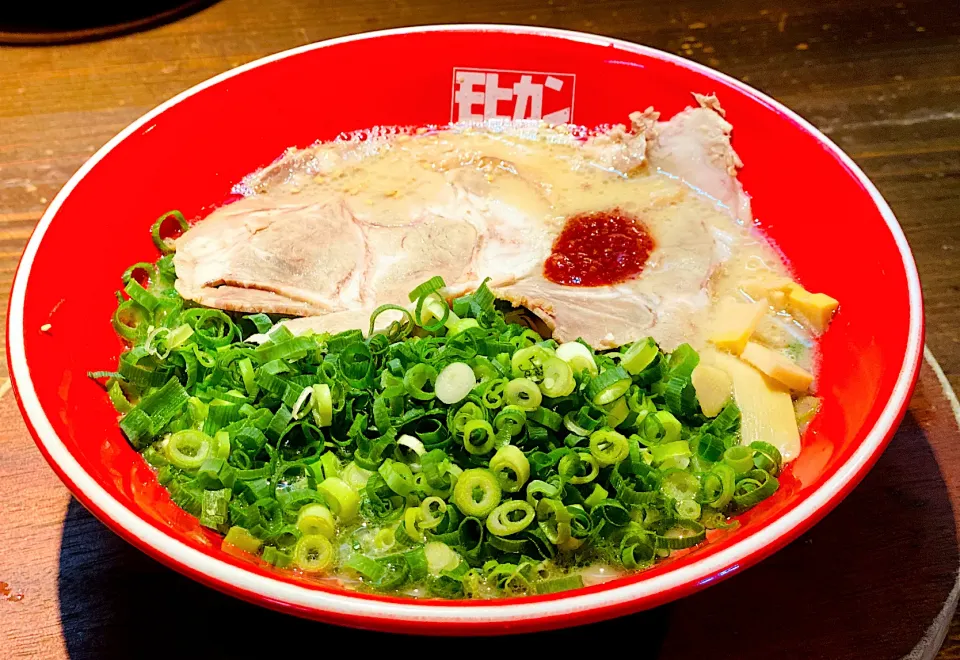 Snapdishの料理写真:モヒカンラーメン🍜|にゃあ（芸名）さん