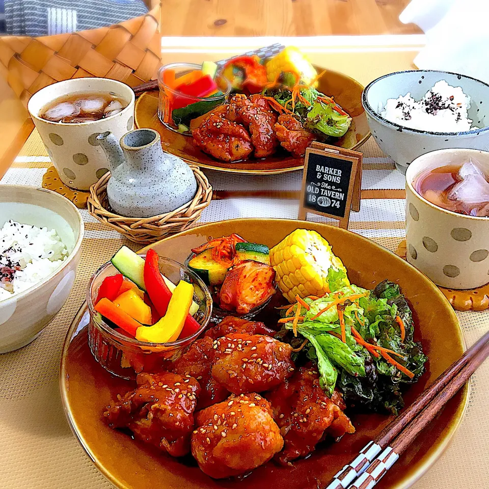 Snapdishの料理写真:ヤンニョムチキンでおひるごはん🍚🥢|mou mouさん