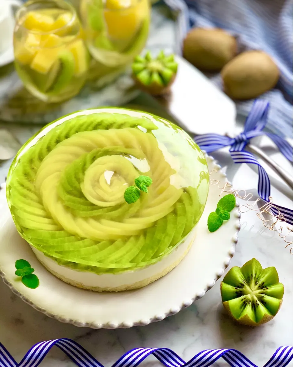 🥝キウイのレアチーズケーキ💛💚|lily_lily821さん