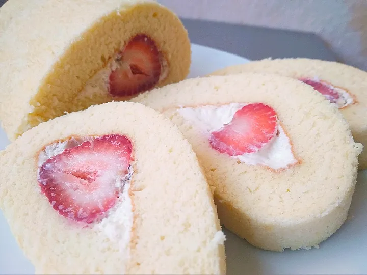 Strawberry roll cake|ngquynhnhuさん