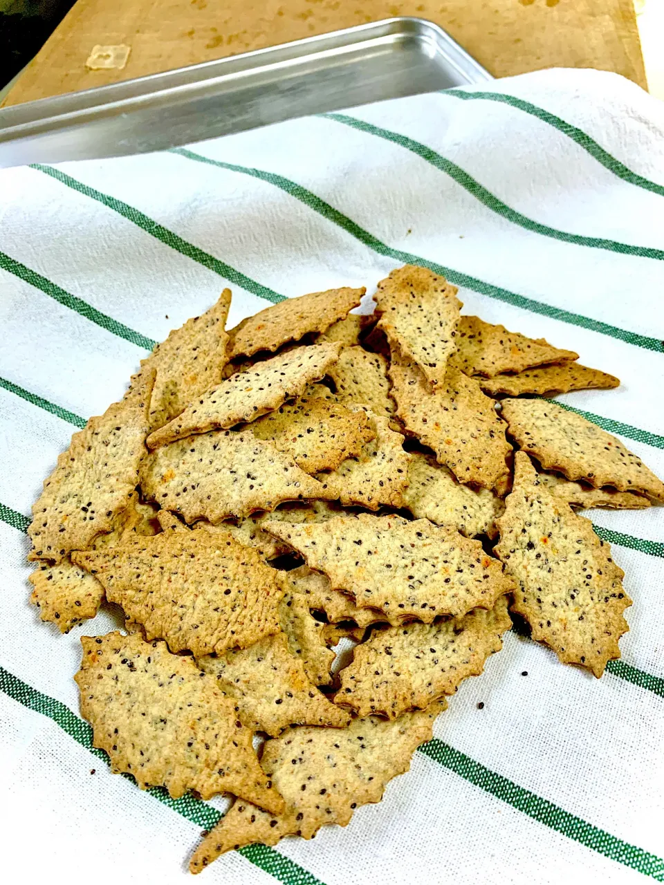 Herb & Chia Seed Discard Sourdough Crackers|gonbenさん