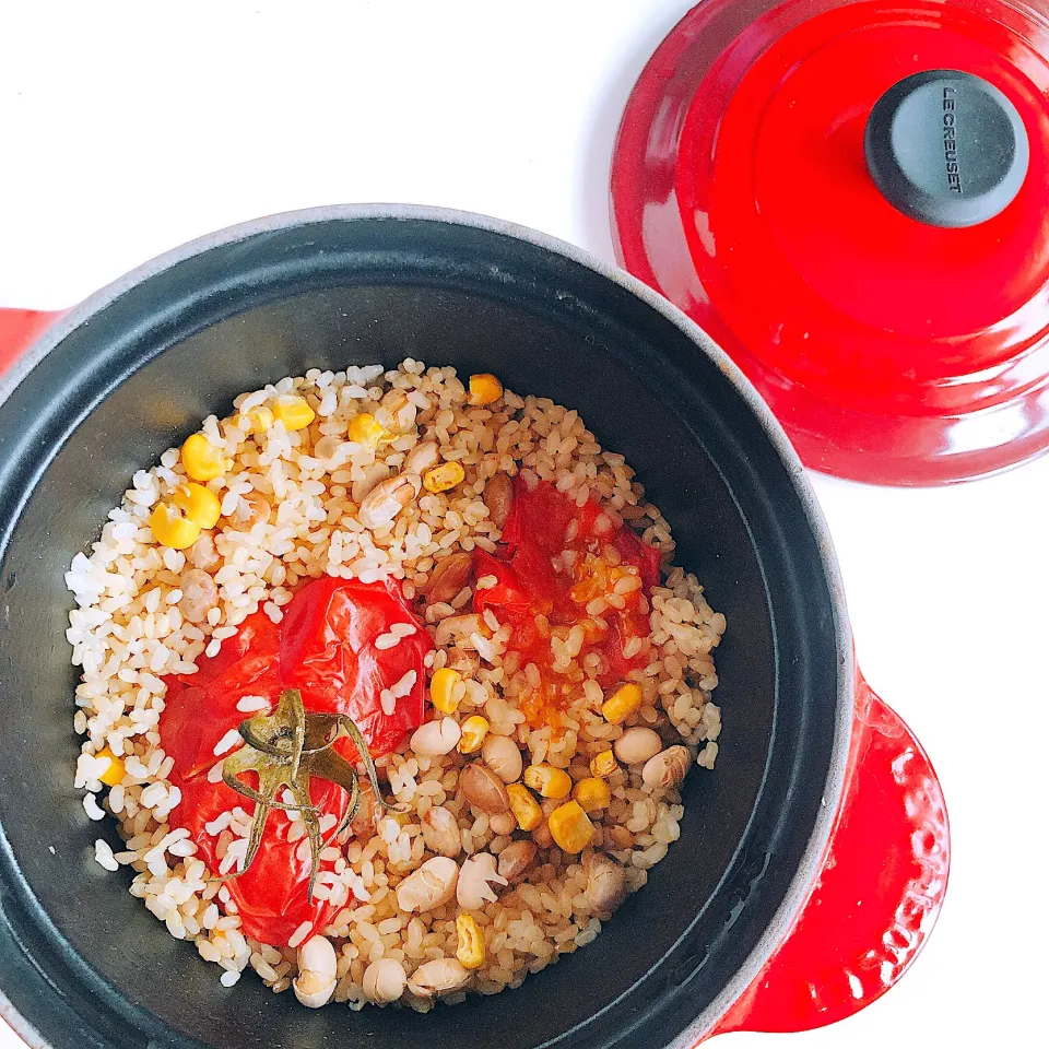 トマトと大豆、とうもろこしの炊き込みご飯🍅🌽|sakiさん