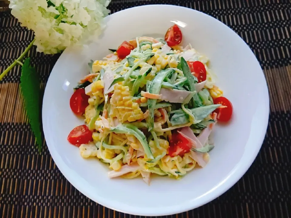 Snapdishの料理写真:旬のおうち野菜や頂き物野菜の冷製パスタ🍝|Naomi Furuyaさん