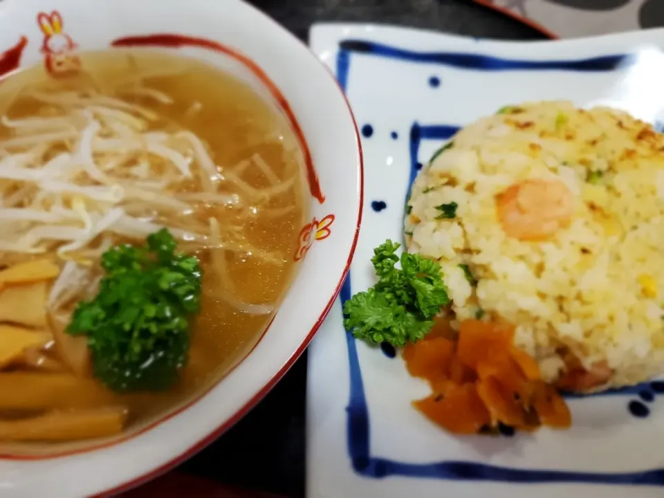 今日の朝ご飯🍜🍥|こまちさん