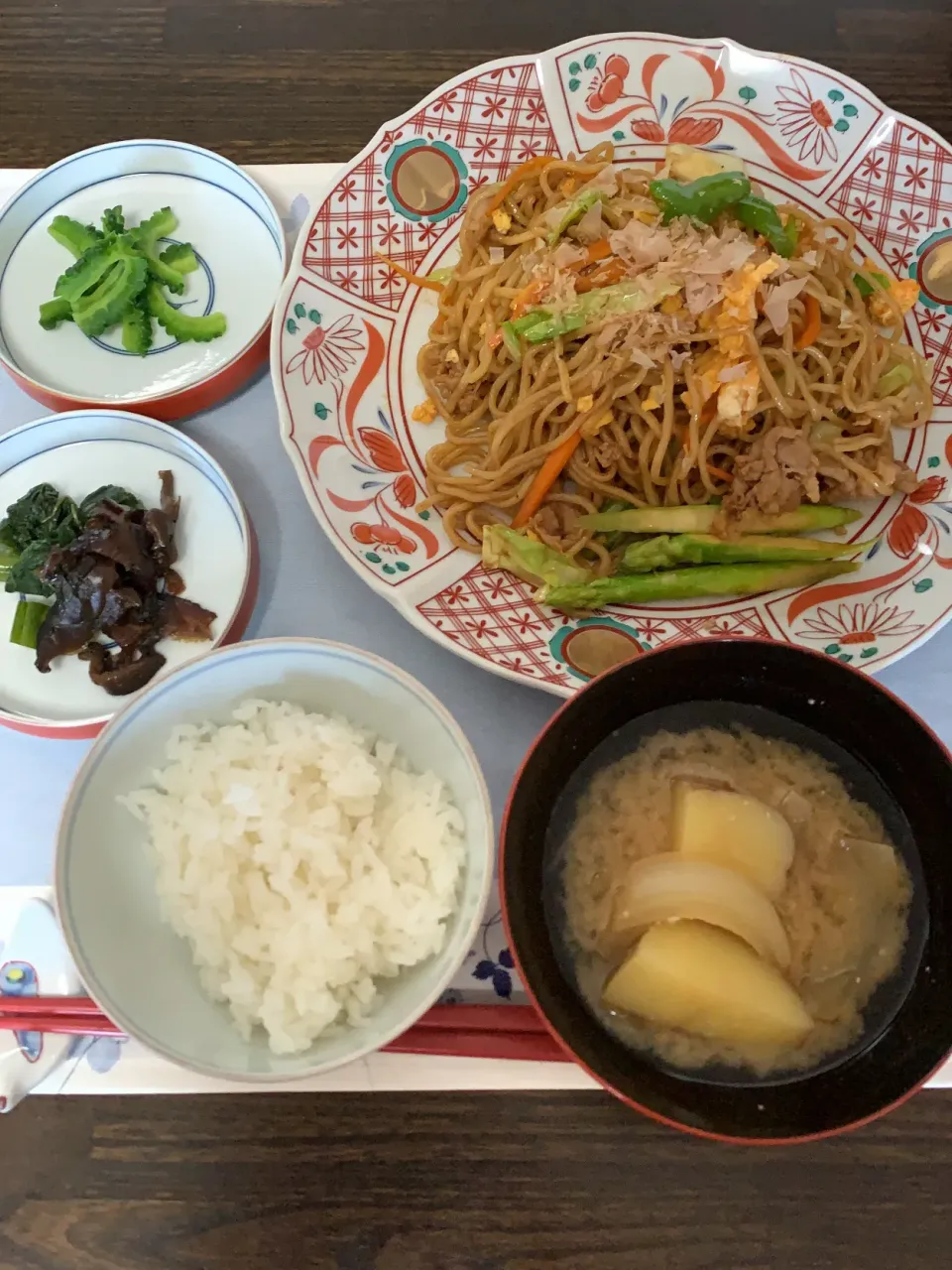 野菜たっぷり栄養満点焼きそば定食💯|tamemitiさん