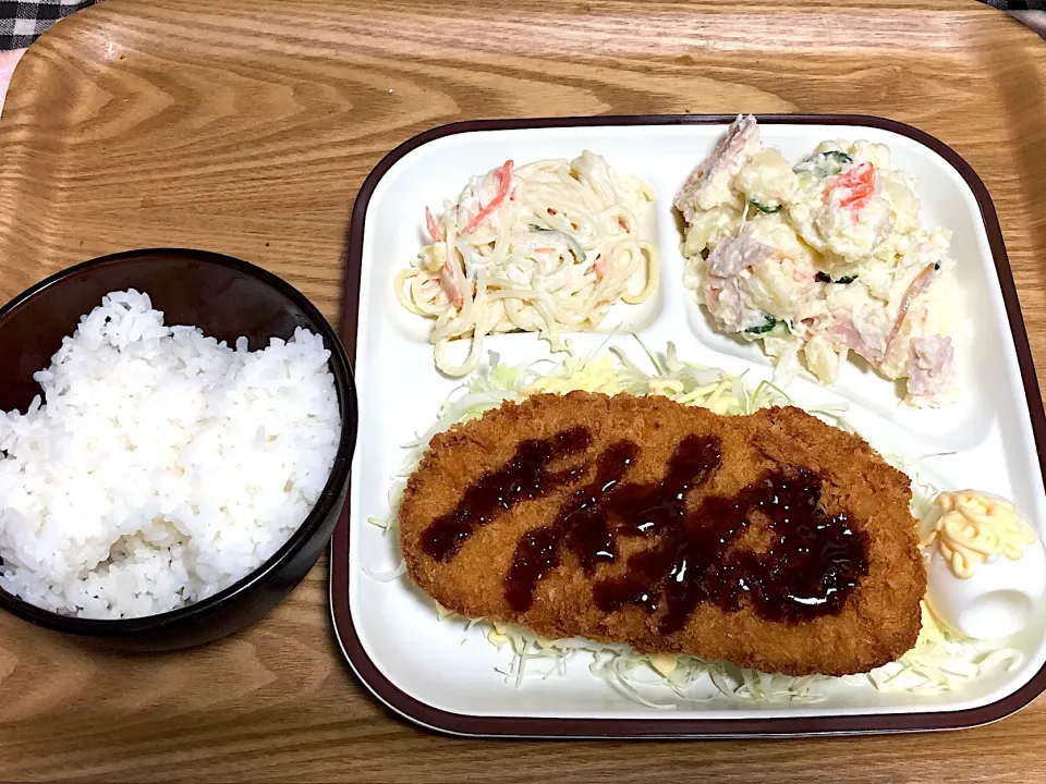 Snapdishの料理写真:☆チキンカツ ☆ポテトサラダ ☆スパゲティサラダ ☆ゆで卵|まぁたんさん