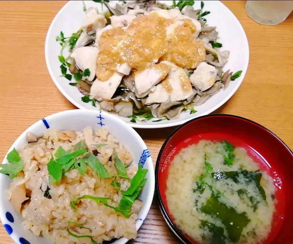 松茸風エリンギ炊き込みご飯
まいたけと鶏肉のレンジ蒸し
大葉の味噌汁|いちみさん