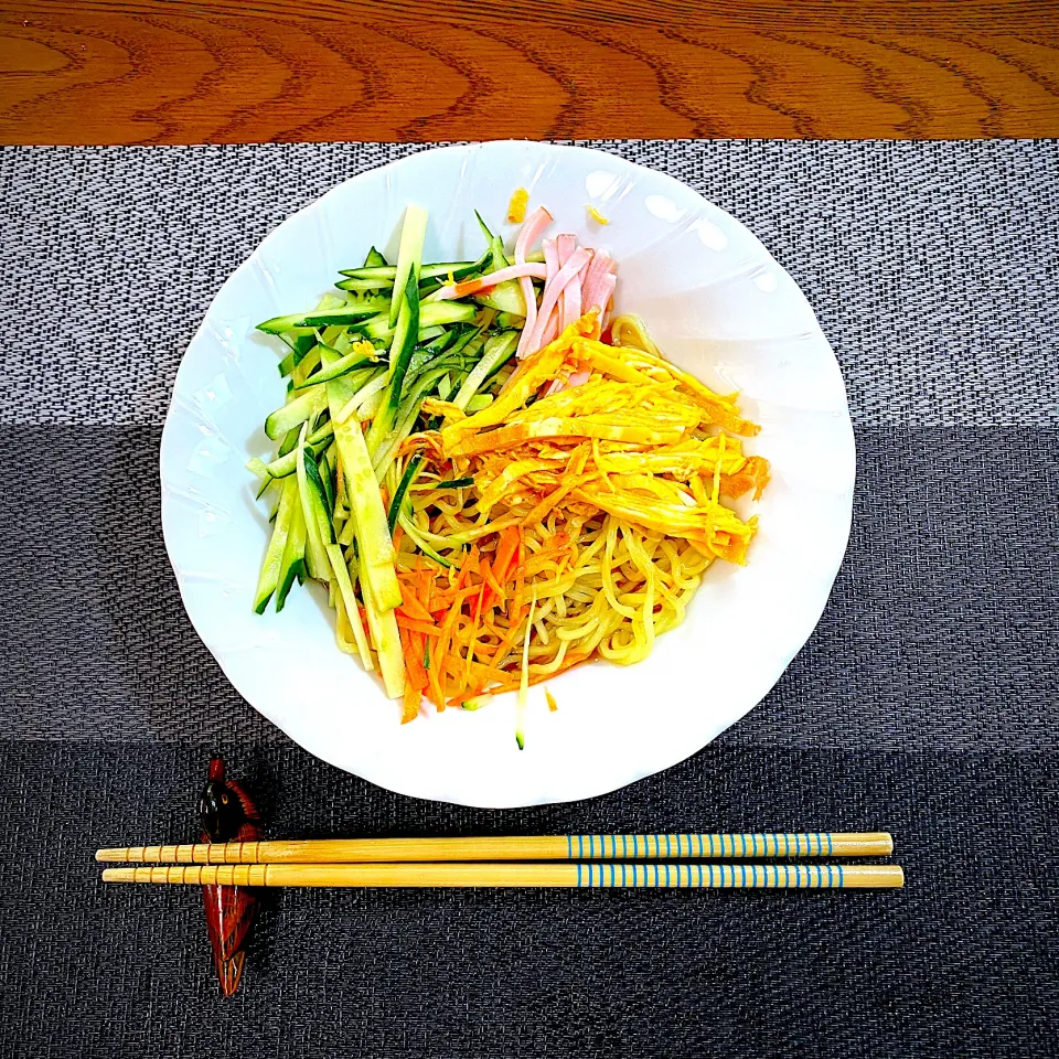 Snapdishの料理写真:6月23日　昼ごはん　冷やしラーメン|yakinasuさん