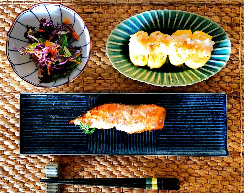 シャケの粕漬けの朝ごはん😋|けんちんさん