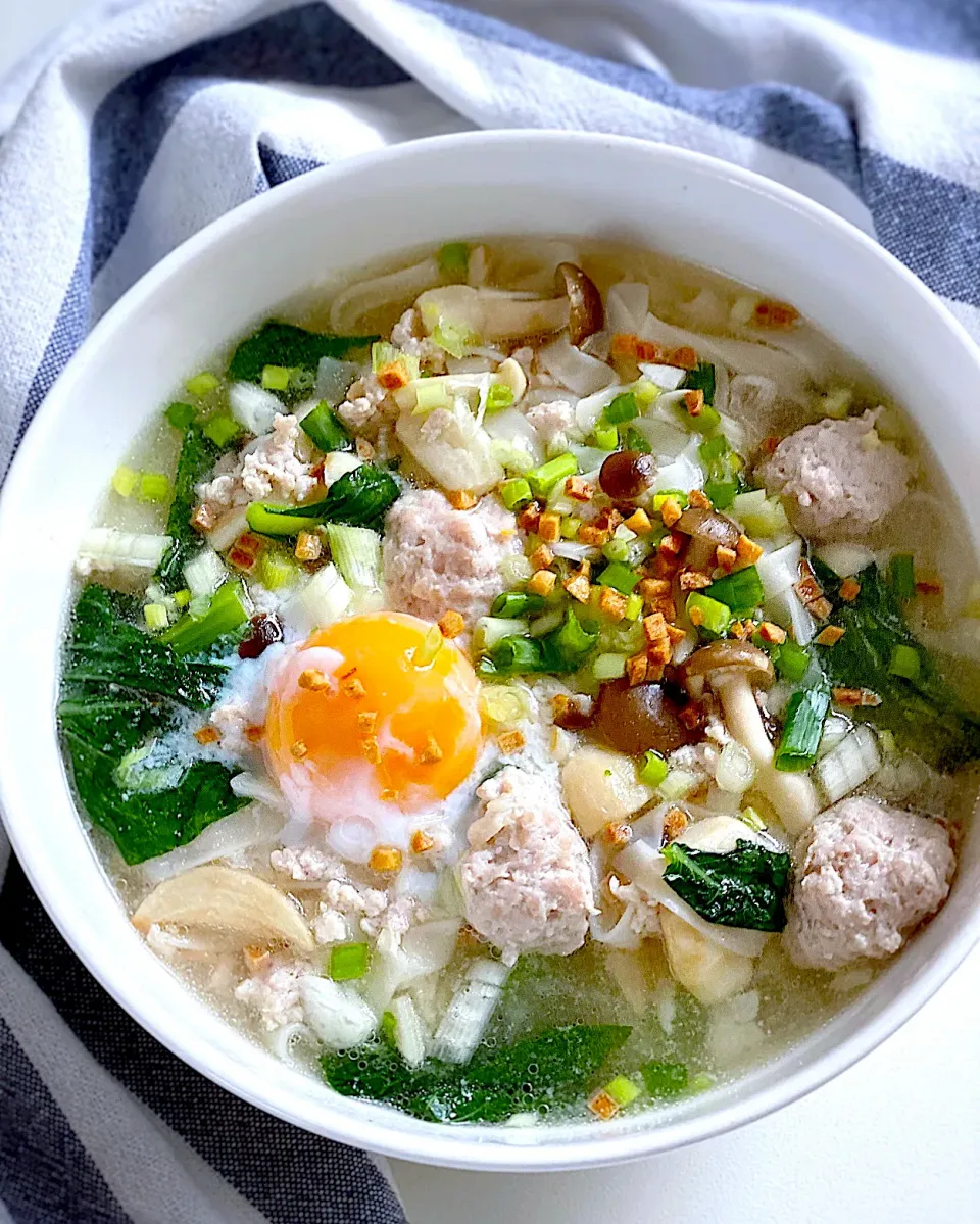 Snapdishの料理写真:Bean stick noodles in chicken soup|12Dragonさん