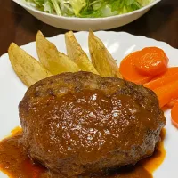 Snapdishの料理写真:煮込みハンバーグ|Kazuo Fukaseさん