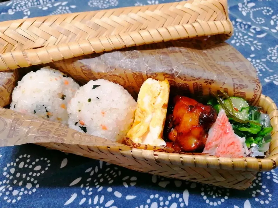 Snapdishの料理写真:おにぎり弁当|sunnyさん