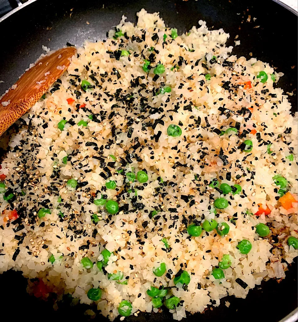 Cauliflower fried rice with Furikake seasoning|🌺IAnneさん