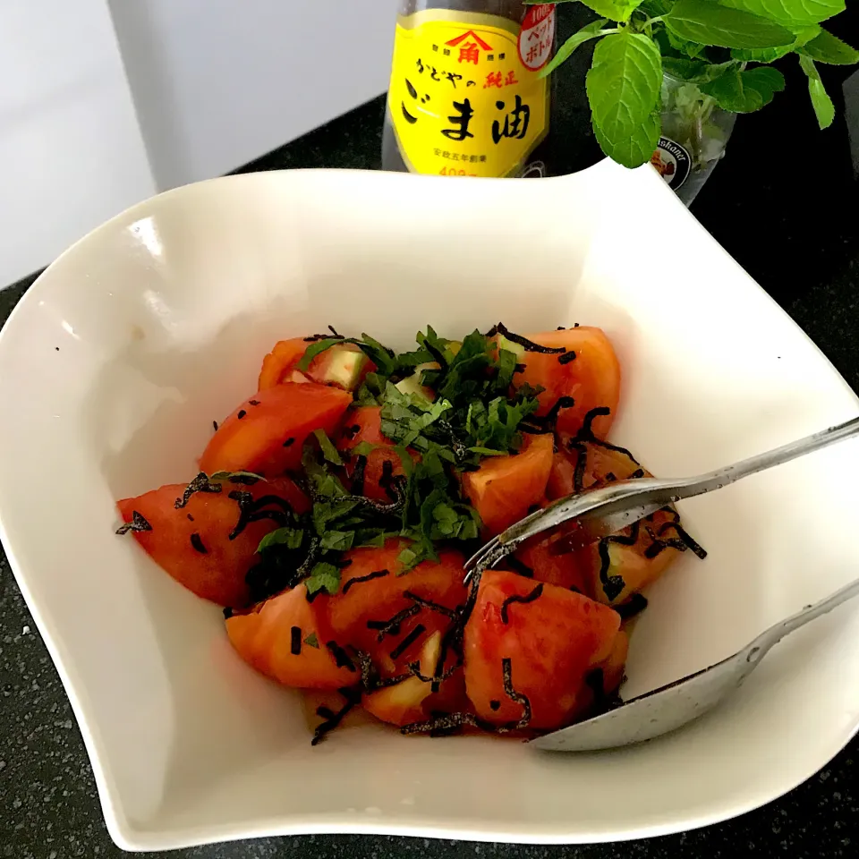 Snapdishの料理写真:シュトママさんの料理 ベランダ菜園　トマト🍅|シュトママさん