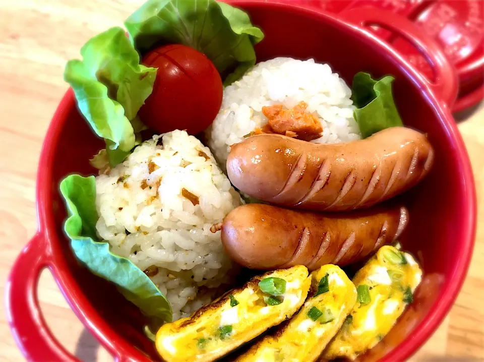 サラ弁　　　　　　　　　　　　　　　　　おにぎり（鮭・ちりめん山椒）|じゅんさんさん