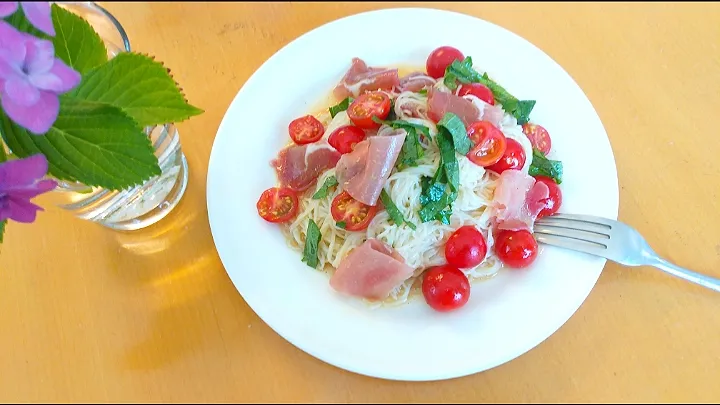 💕生ハム・青ジソ・ミニトマトの冷製そうめんカッペリーニ💕|yuiママさん