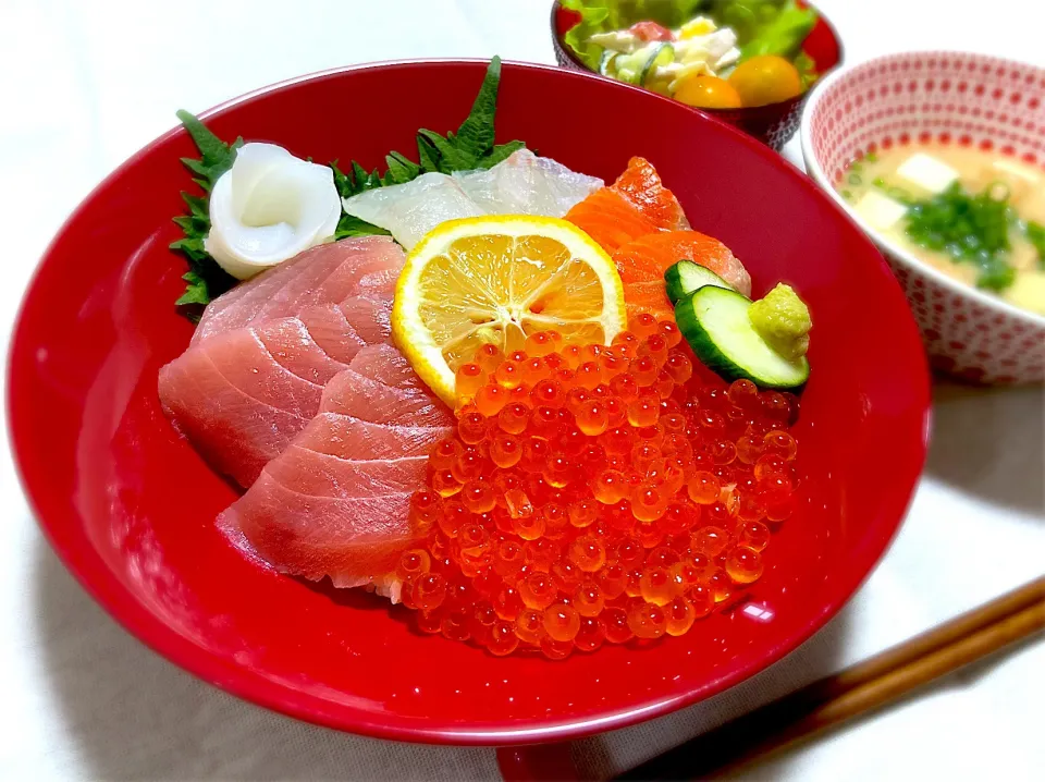 Snapdishの料理写真:夕飯💕海鮮丼💕😋🙏|ナナさん