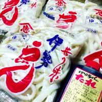 Snapdishの料理写真:伊勢うどん！伊勢地方はスーパーで本物ゲット⭐️|おひるごはんさん