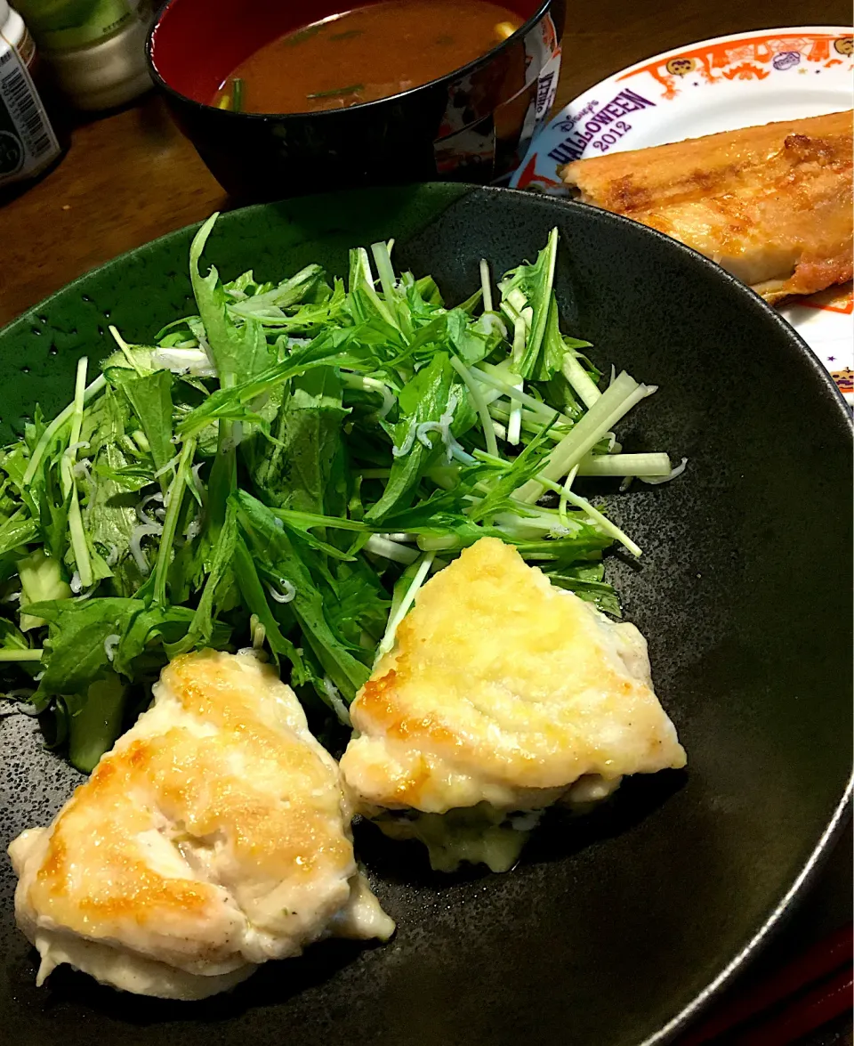 鶏ササミの大葉チーズはさみ焼き、水菜しらす和えサラダ、赤魚開き、ナメコ味噌汁|ゆうこさん