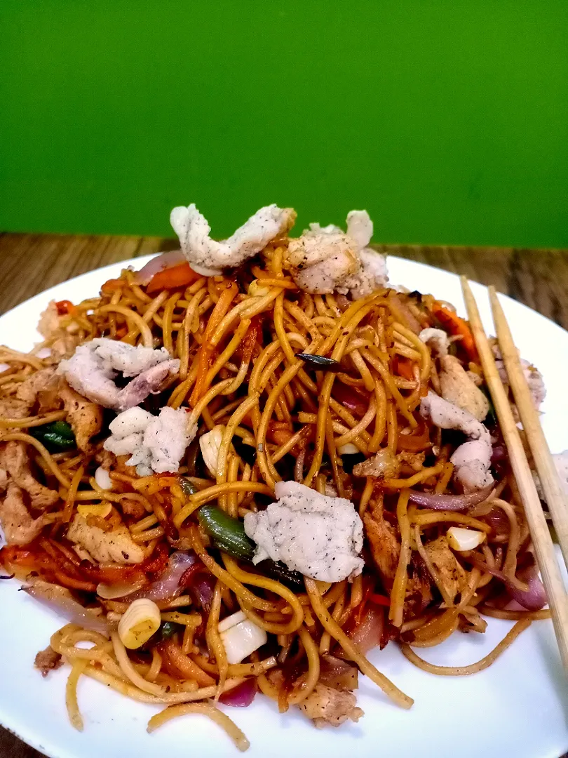 Snapdishの料理写真:CHICKEN HAKKA CHOWMEIN|Joseph Melckiorさん