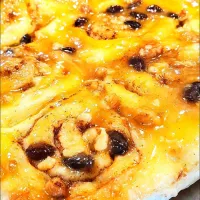 caramel raisins cinnamon rolls|Analyn Austriaさん