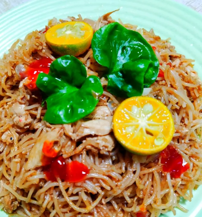 Fried mee hoon with chicken|Harlina  (Malaysia)さん