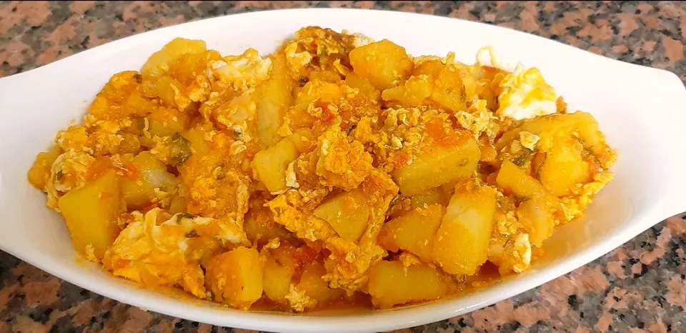 Egg potato masala|Husnaさん