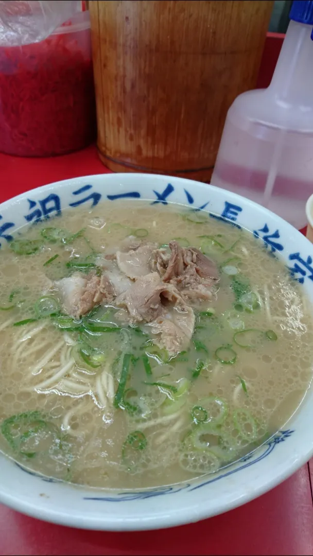 福岡県福岡市博多区上川端「元祖ラーメン長浜家」の長浜豚骨ラーメン|タカシさん