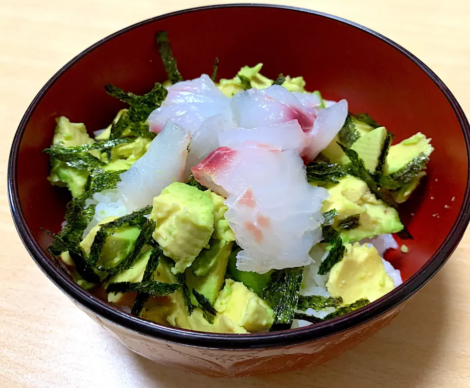 Snapdishの料理写真:アボカドタイ丼🥑|pandaさん