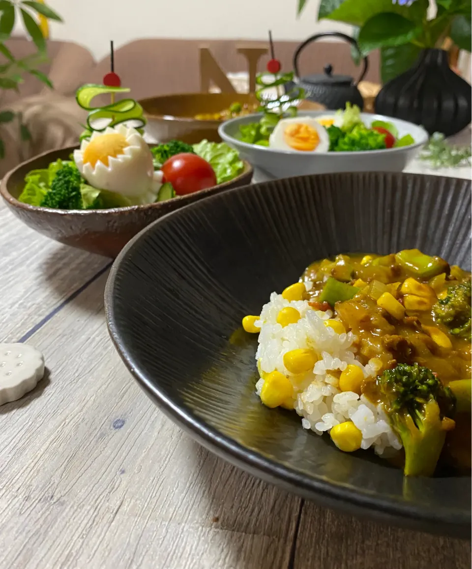 Snapdishの料理写真:とうもろこしとブロッコリーのキーマカレー|naho_nonaさん