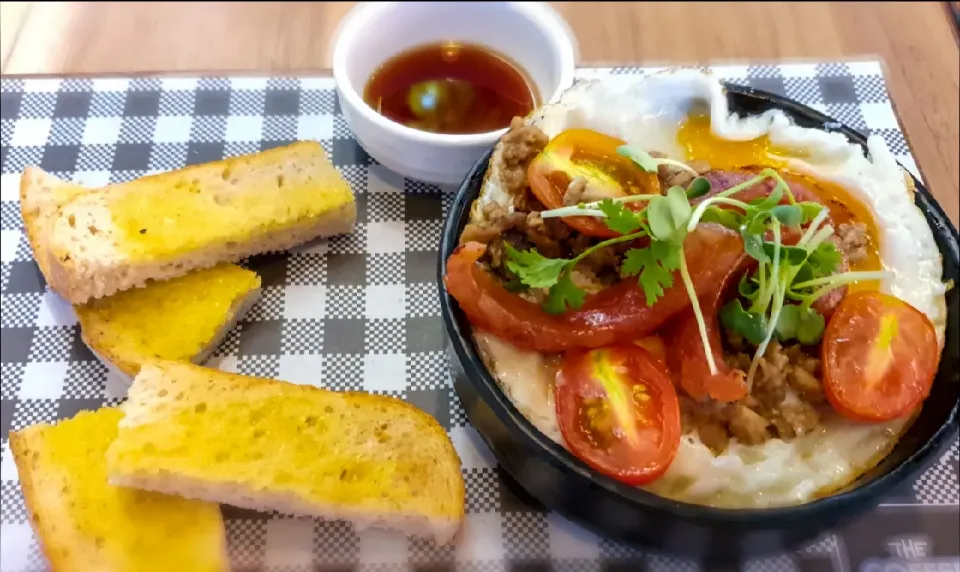 Baked omelette with mushrooms|Michael Vongさん