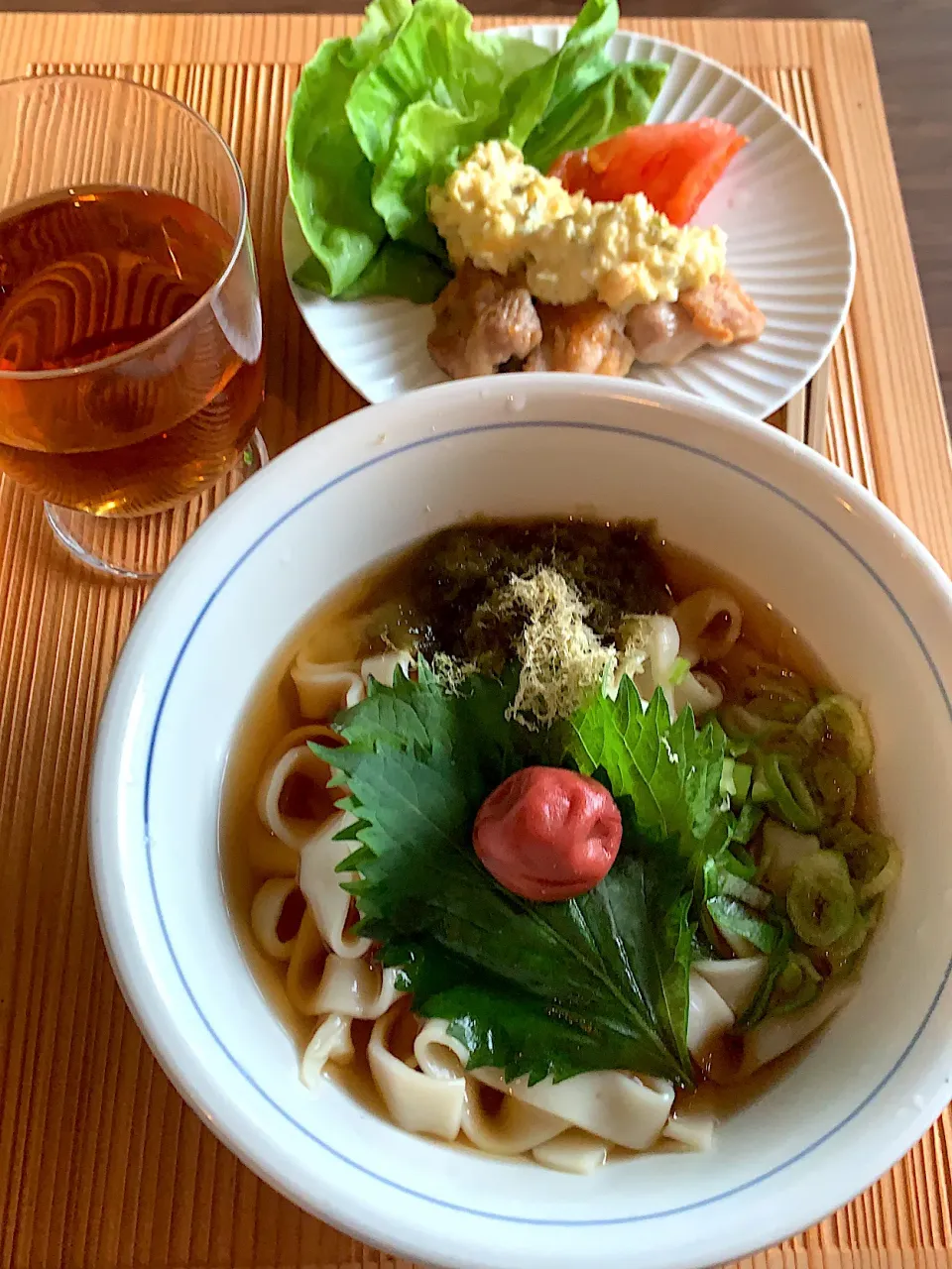 昼も麺だったのに、また麺になっちゃった。きしめんで梅シソおうどん&チキン南蛮|たまにゃんさん