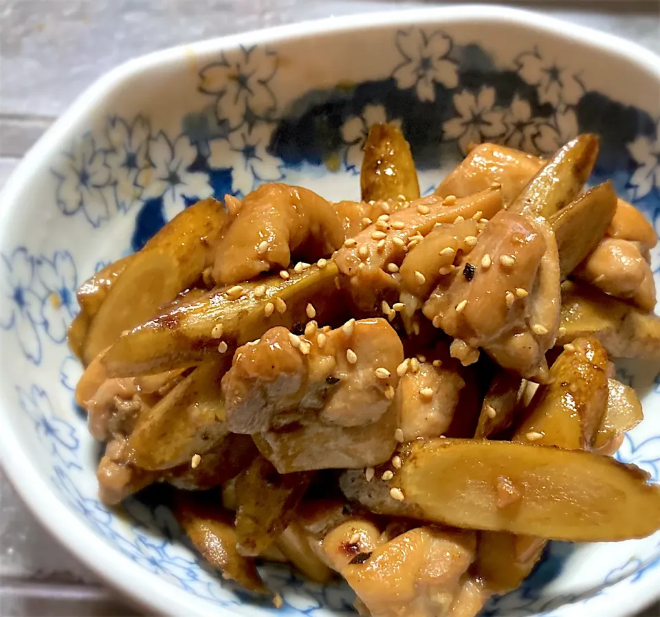 今夜は、きんぴらごぼうを主役に！との思いから、鶏肉きんぴらごぼうを頂きます😋🎵👍|ギムレットさん