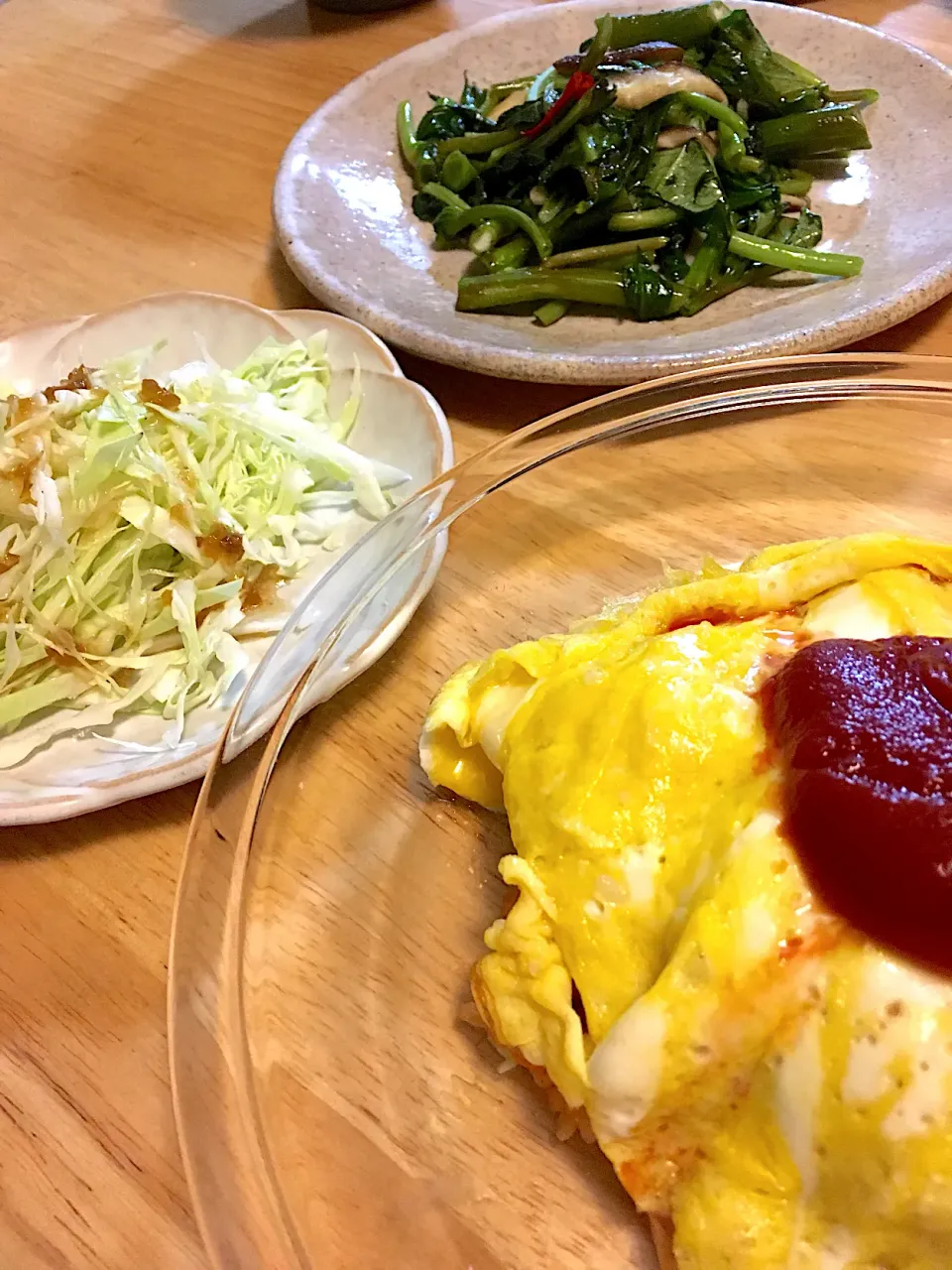 通芯菜と生椎茸のペペロンチーノ、グリーンボールのシンプルサラダ、オムライス´◡`|さくたえさん