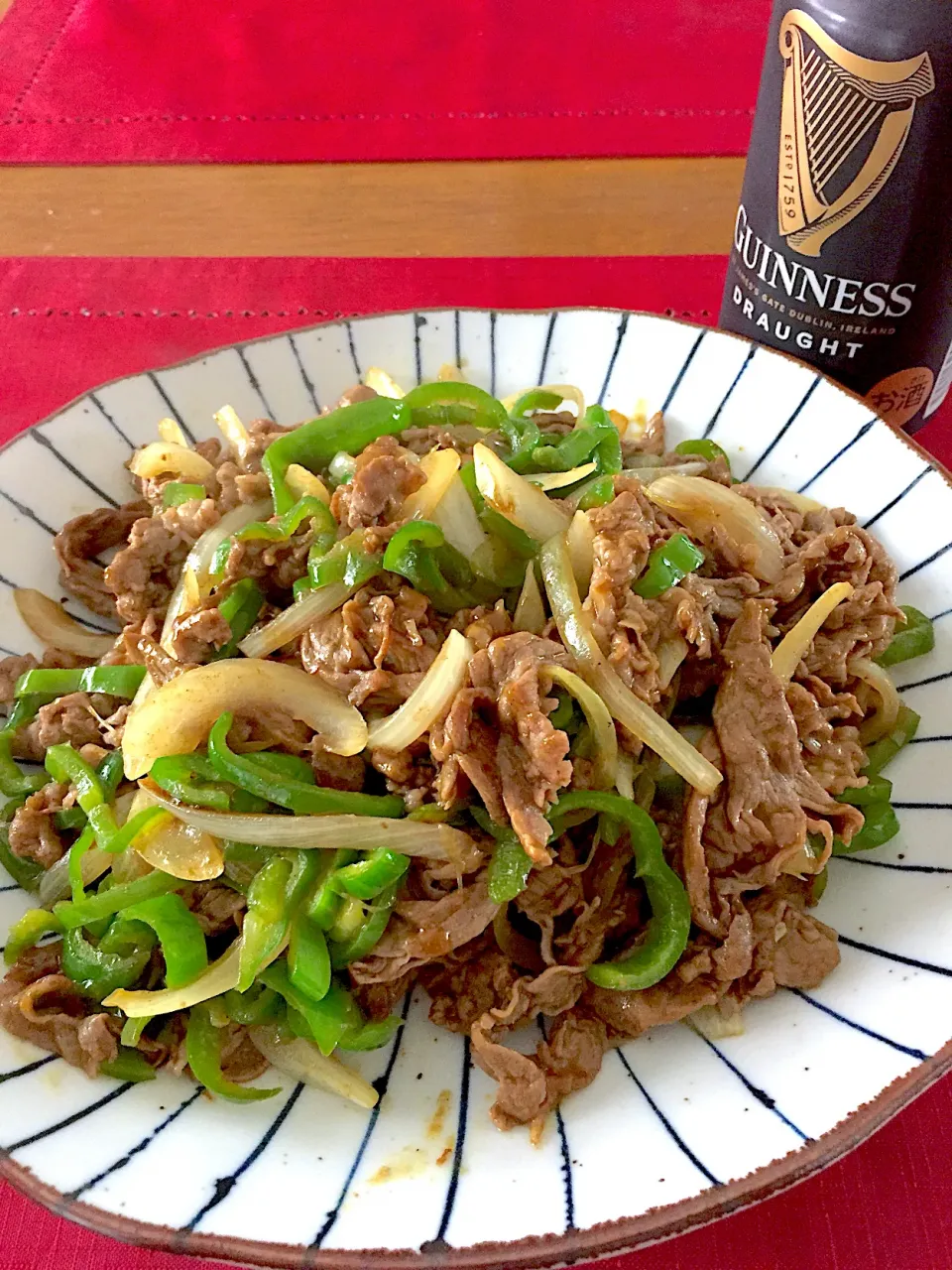 牛肉とピーマンのカレー醤油炒め🍀|おかちさん