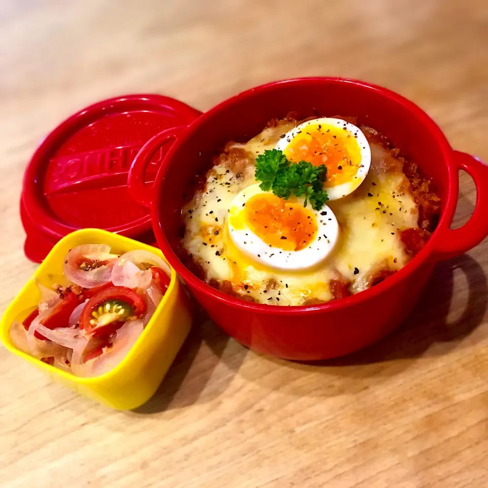 ミートソースのレンジドリアとトマトと玉ねぎのマスタードあえ弁当🍙|たんたんさん