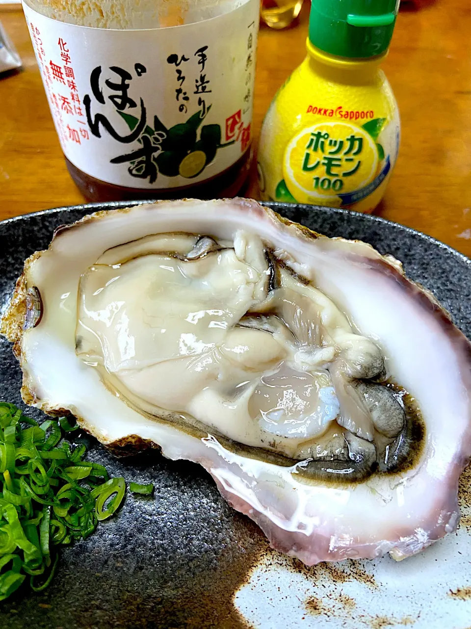 Snapdishの料理写真:岩牡蠣|まゆさんさん