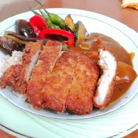 Snapdishの料理写真:とんかつ夏野菜カレー|まりさん