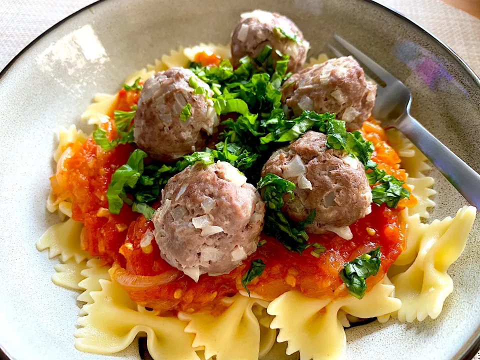 Snapdishの料理写真:Meatball tomato pasta|Tomooomiさん