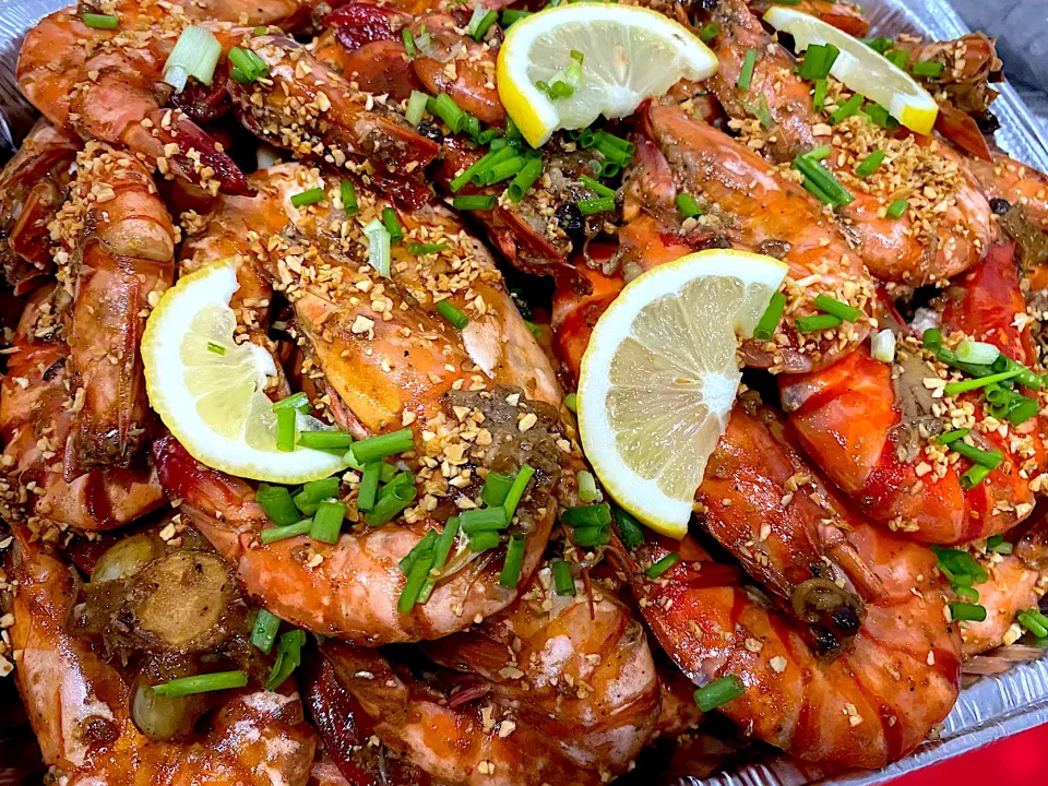 Snapdishの料理写真:Spicy Garlic Buttered Shrimp|Leny Narvaez Martinezさん