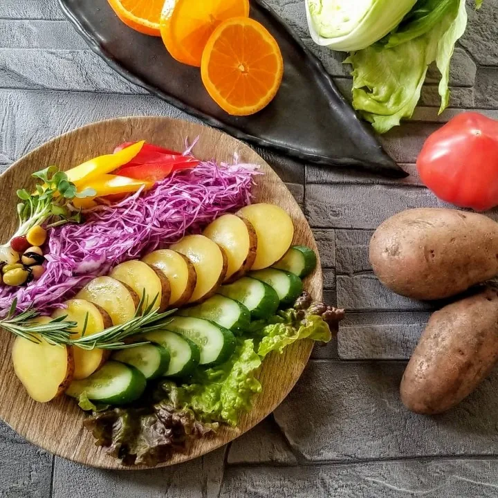 野菜は立派な主役です！


じゃがいもは、蒸したのが好き💖
野菜たちの彩りに、今日も見惚れています✨|板ちゃんさん