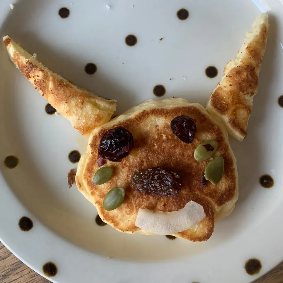 Snapdishの料理写真:Pikachu pancake by T|HouseHusさん