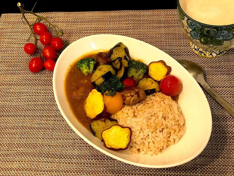 今日も一日☔️ 朝は麦ご飯のベジタリアン..カレー🍛|Tammyさん