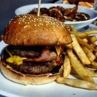 Snapdishの料理写真:Double Cheeseburger|Ryan Kroppさん