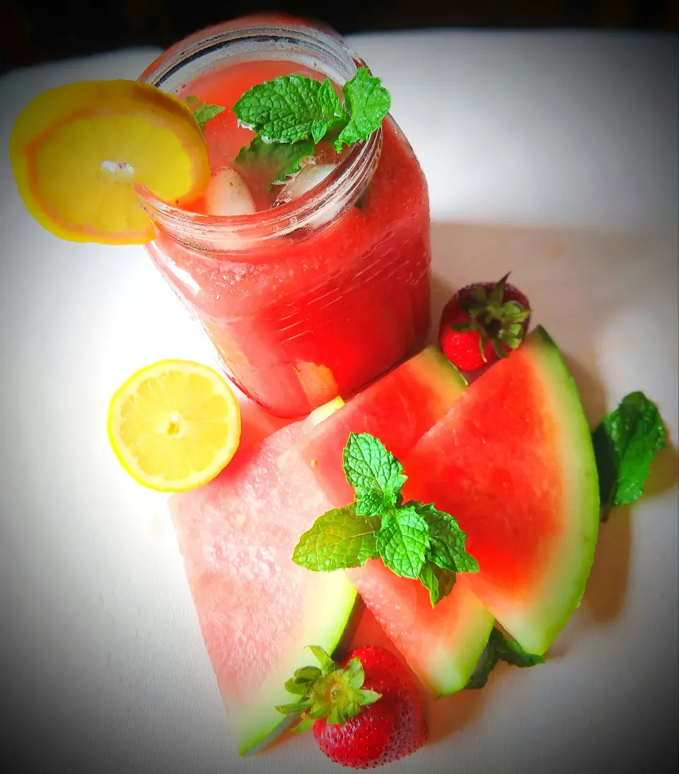 # Strawberry watermelon lemonade|nivedhasankar64@gmail.comさん