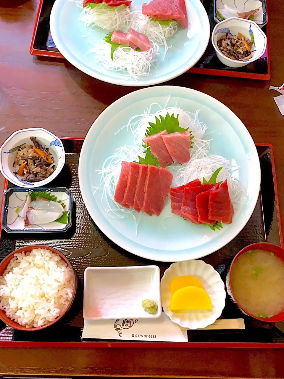 Snapdishの料理写真:大間んぞく　の　3色マグロ刺身定食|スヌーピーさん