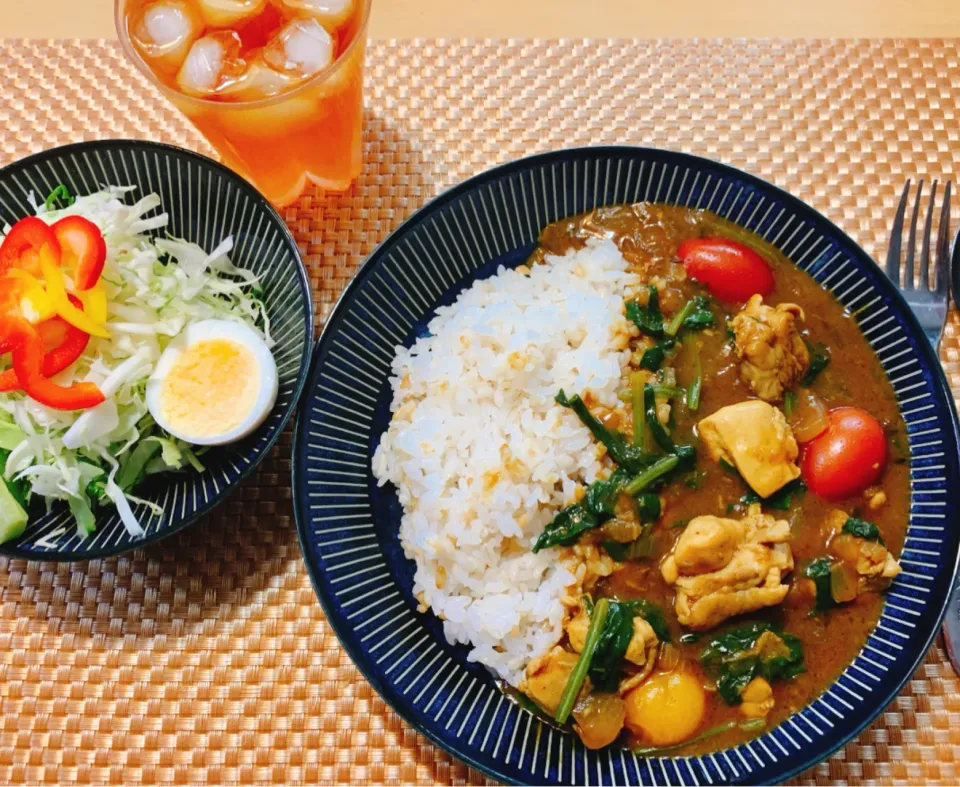 ほうれん草とプチトマト、鶏肉のスパイスカレー|はなさん