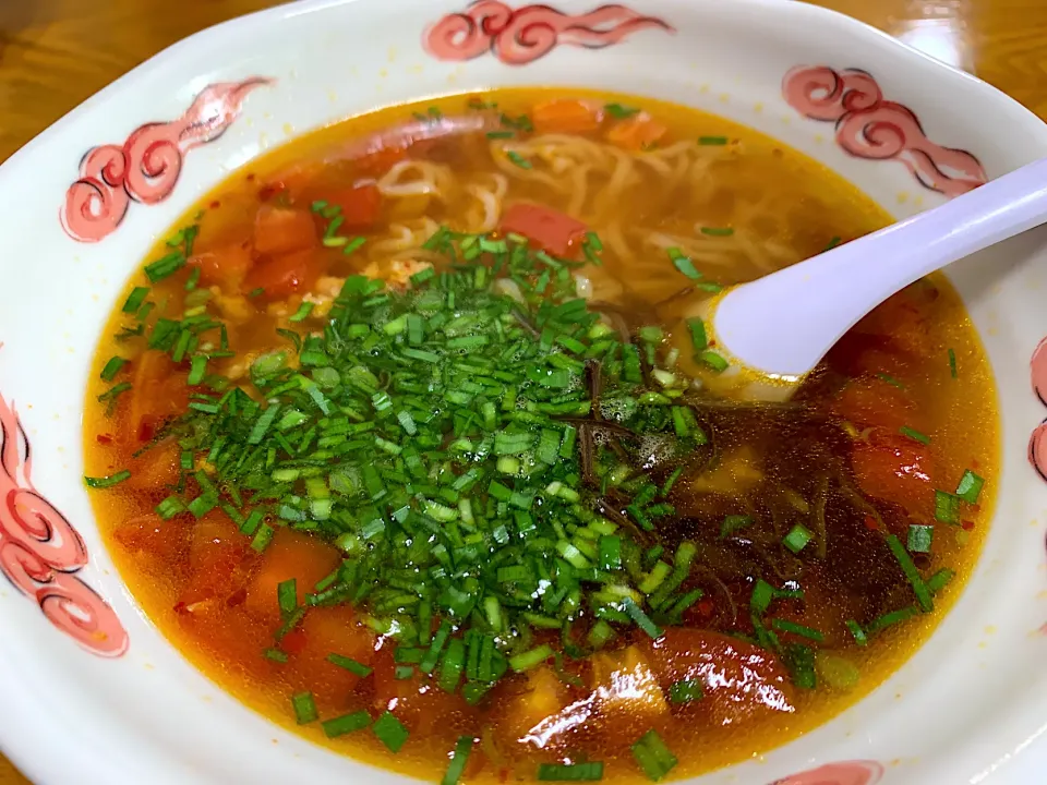 ピリ辛トマトラーメン|ぶりっとさん