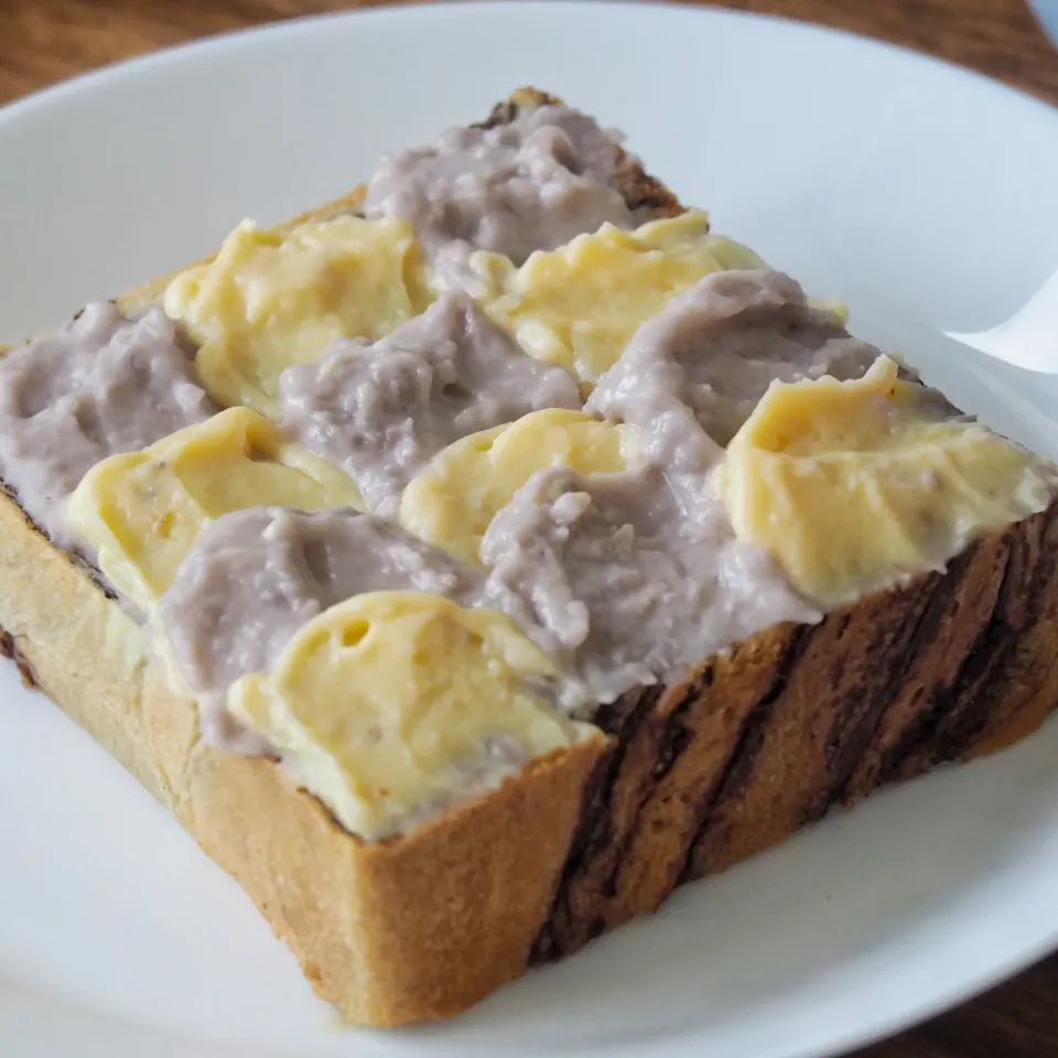 Toast with custard & taro paste|Misstyさん