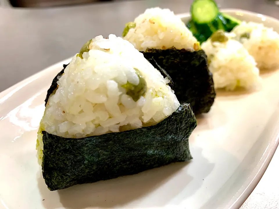 Snapdishの料理写真:豆ご飯おにぎり🎵|makoさん